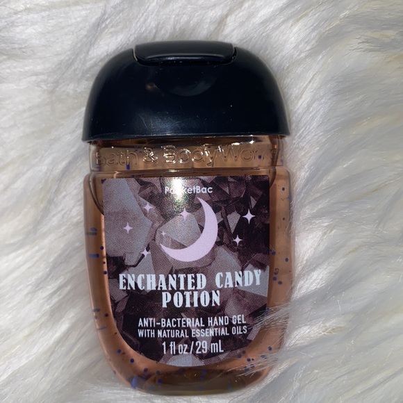 Bats 🦇 Flapping Wings Pocket Bac Holder & Encanted Candy Potion Sanitizer - Picture 7 of 8